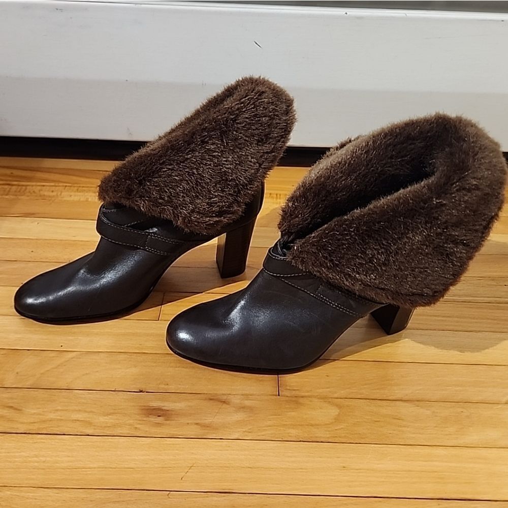 St Johns Bay Brown Leather Faux Fur Lined Booties High 3 "Heel Boots Sz 6.5